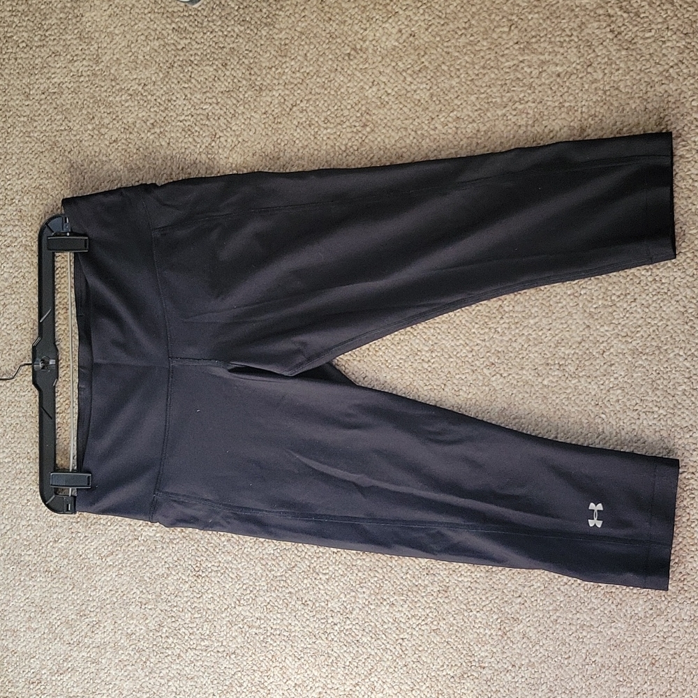 Used Women's HeatGear Armour Hi-Rise Capri